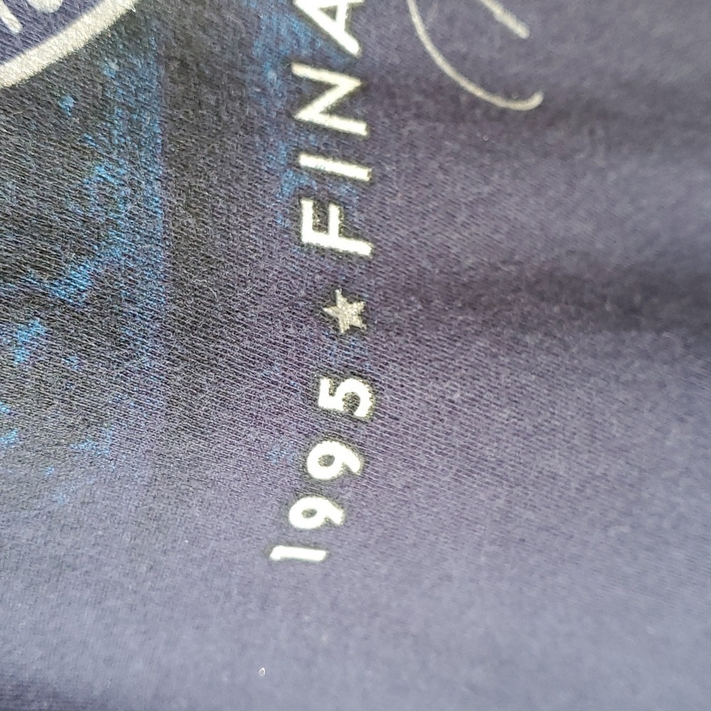 New York Yankees Derek Jeter, sighned women's large tee. 1995 final season 2014. - Picture 4 of 9